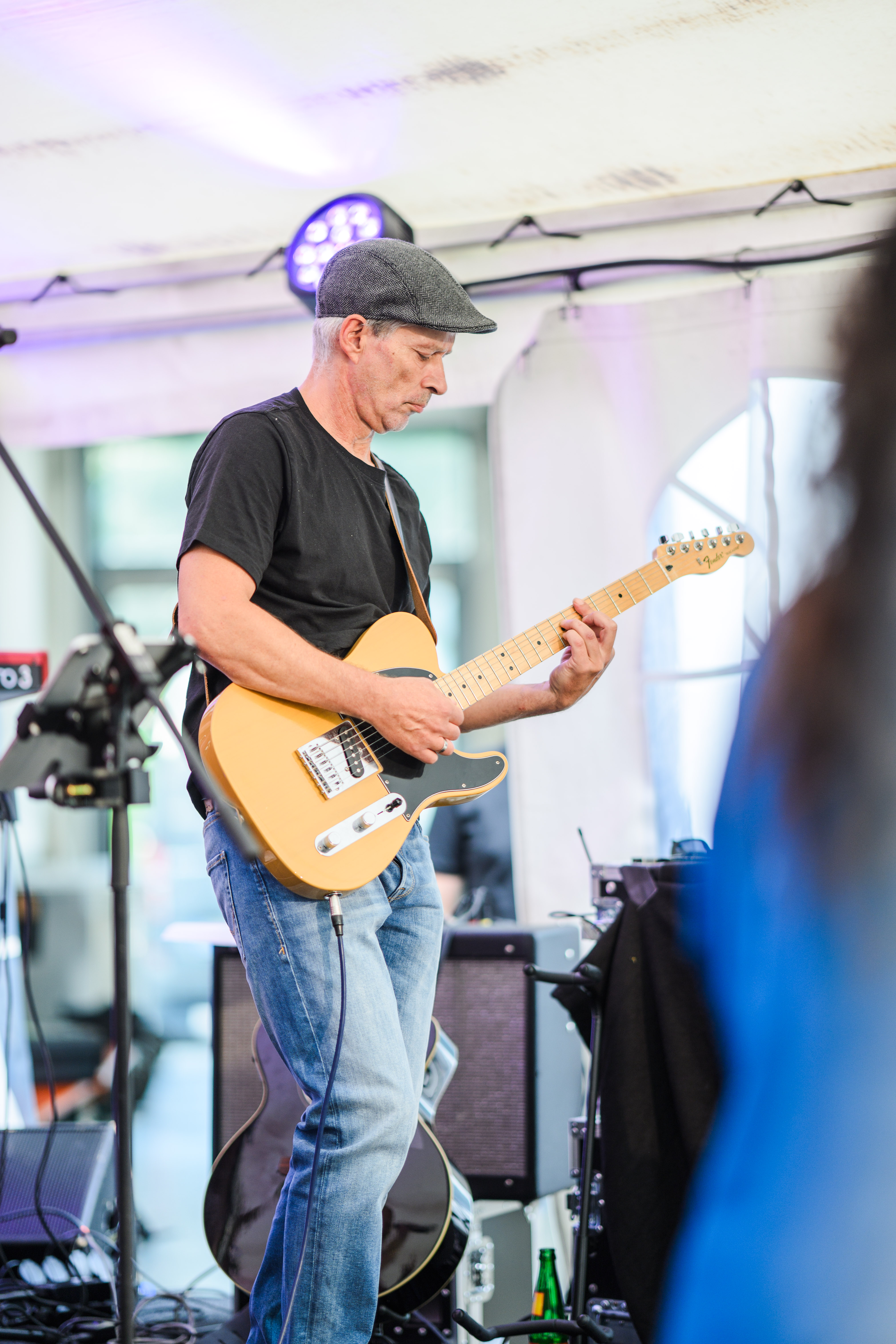 Ralf Adrian – Guitar